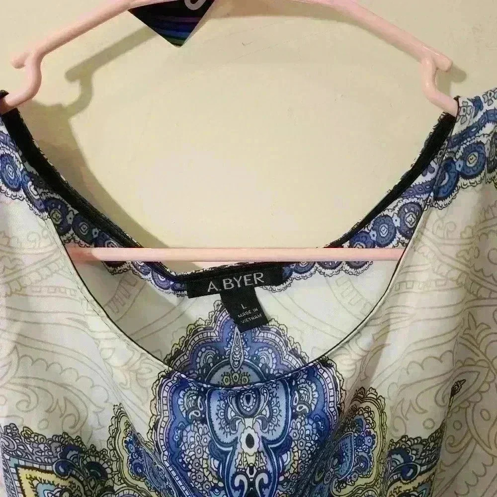 A. Byer handkerchief dolman sleeve top size large - Picture 5 of 6